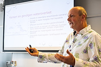 22relevant-mw04-1732